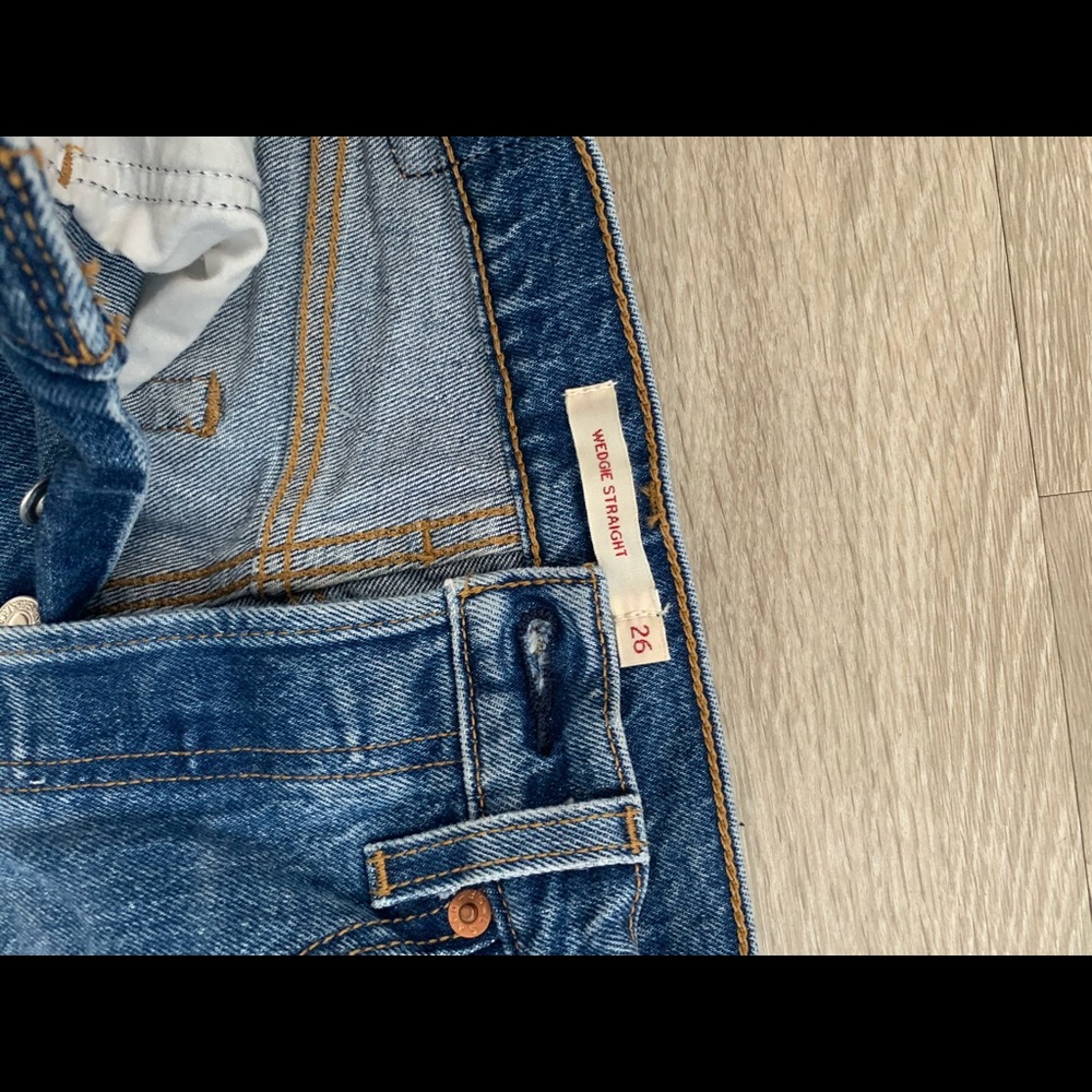 Levi’s Wedgie Straight Size 26
